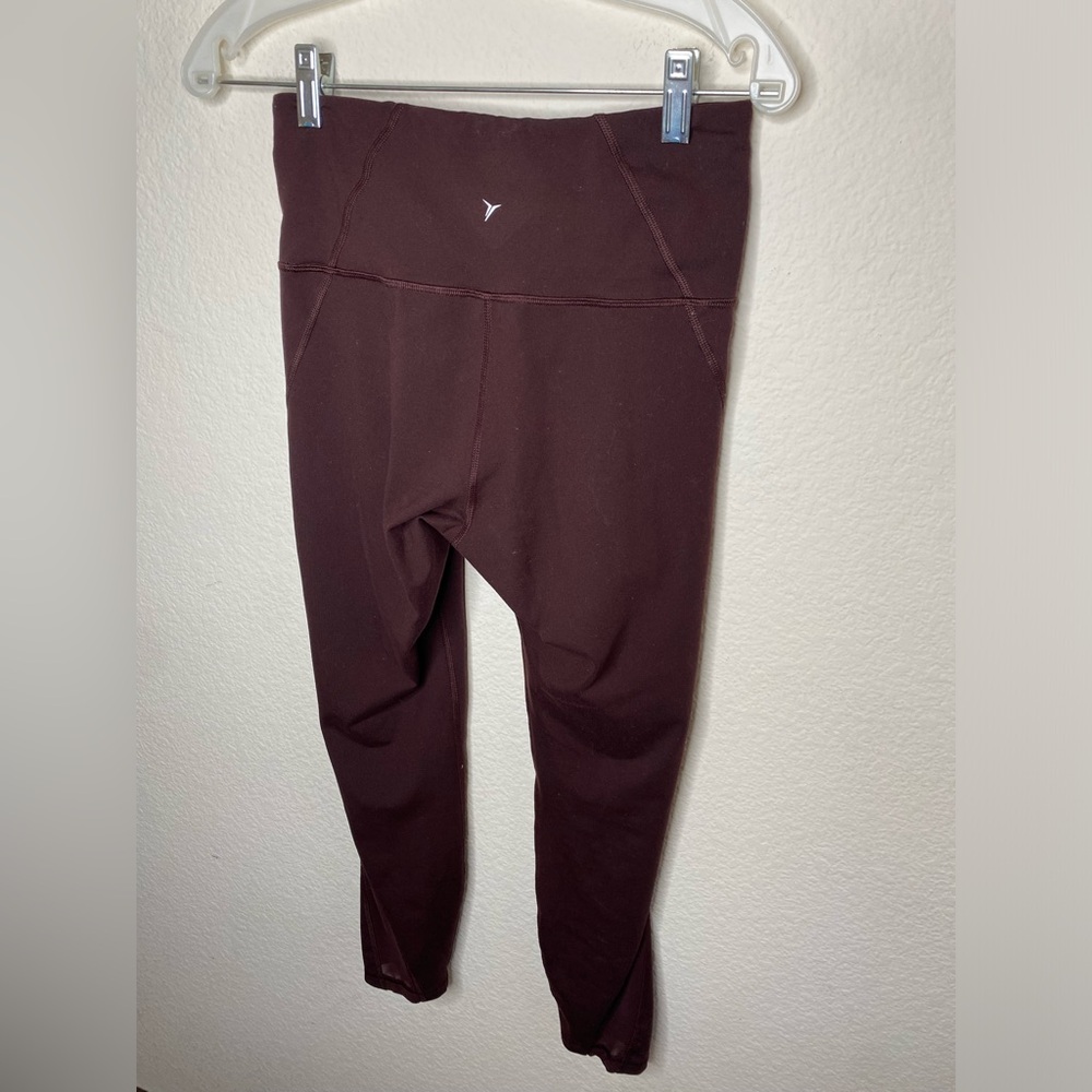 Matching athletic top and leggings - Picture 5 of 15